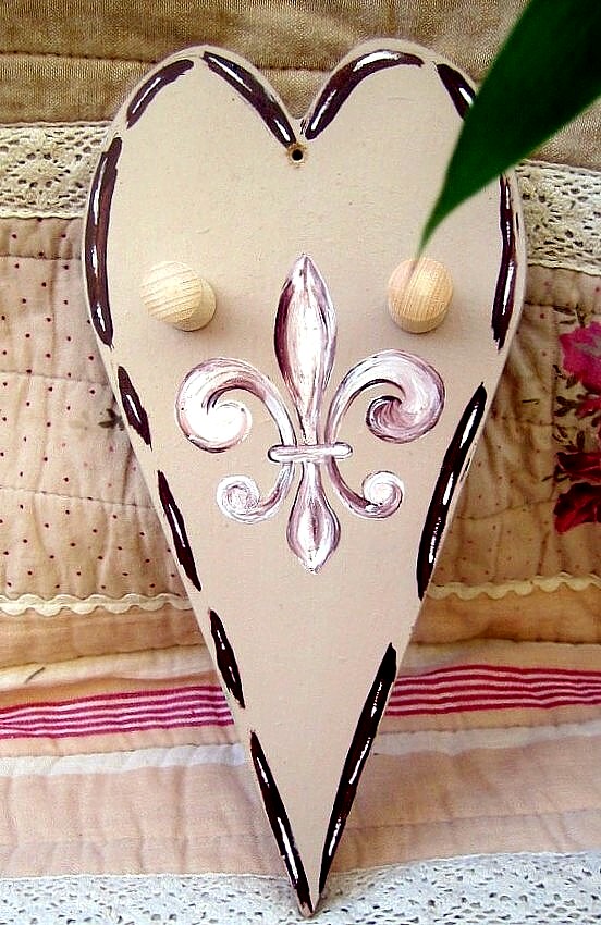 Garderobe french heart braun