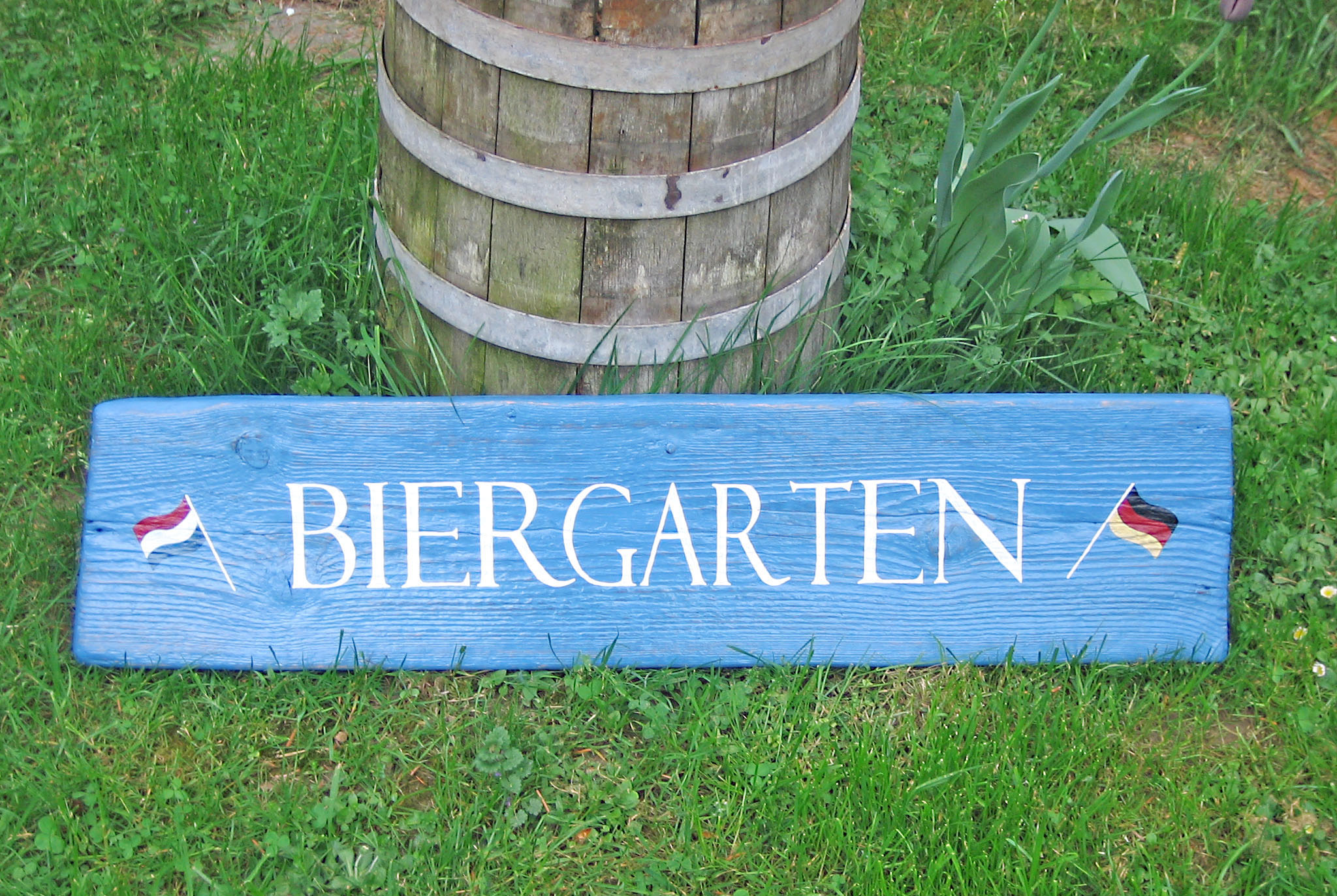 Gartenschild Biergarten mit Lnderfahnen