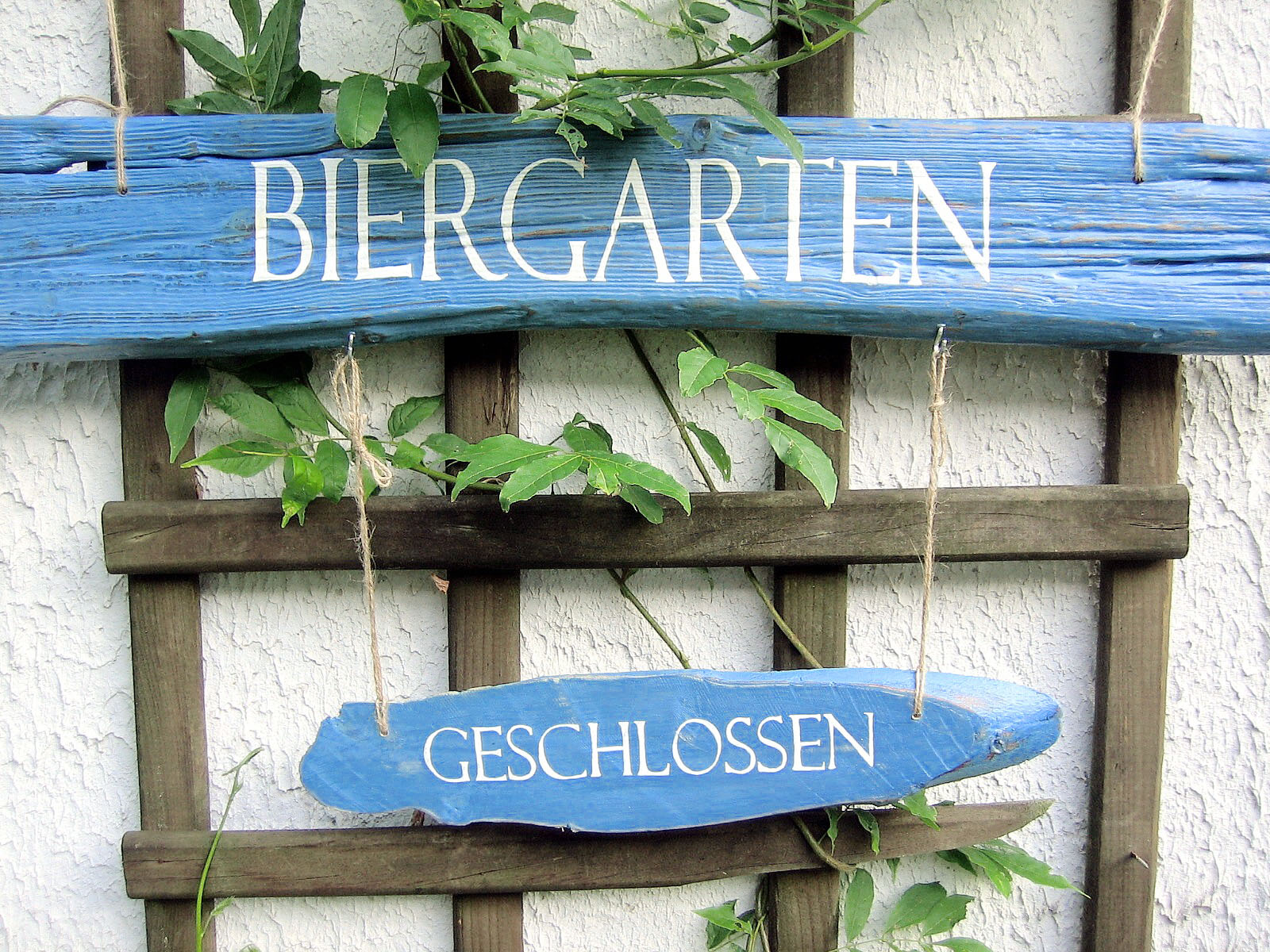 Schild Biergarten geschlossen